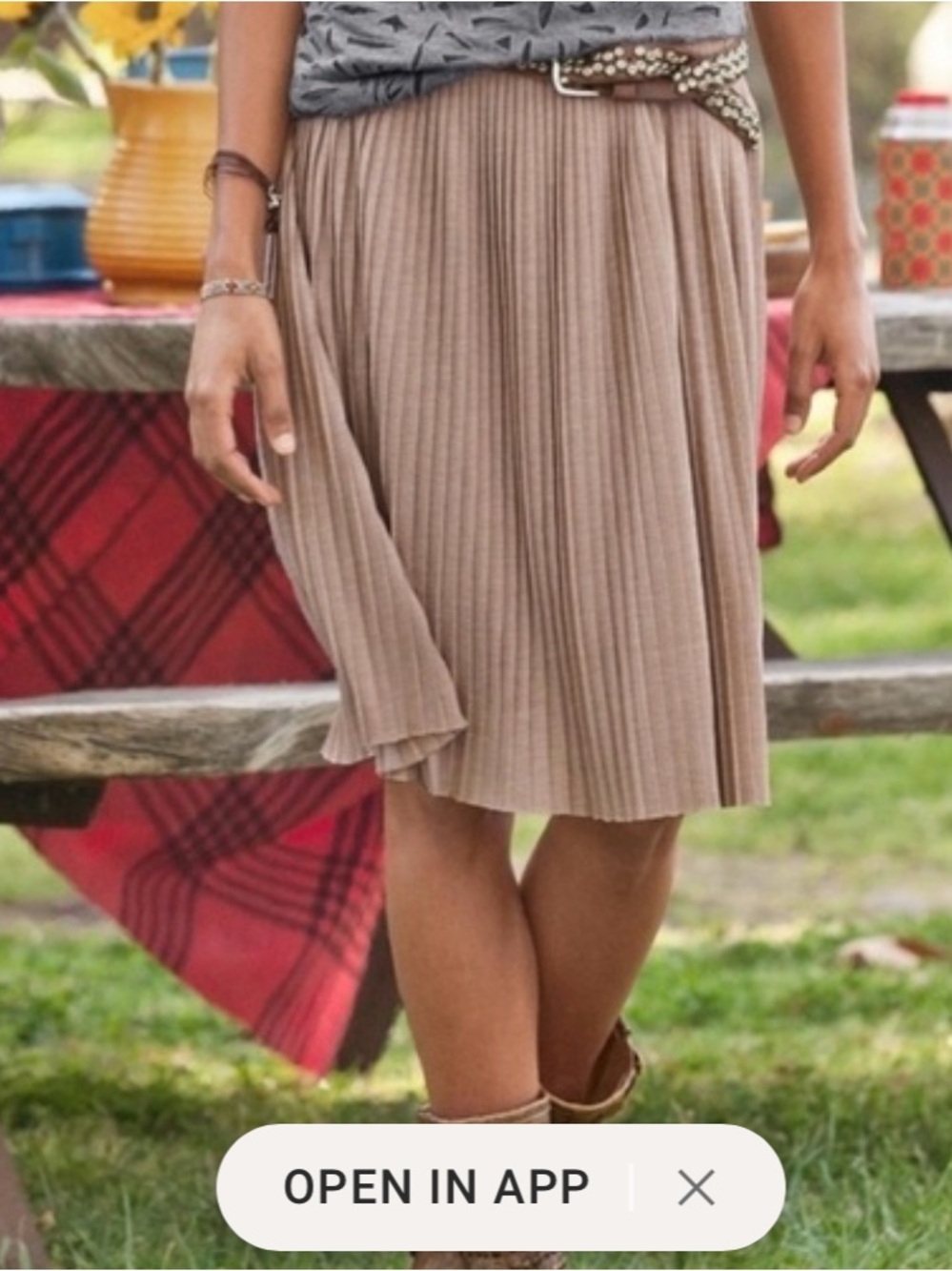 Sundance Accordion Pleated Midi Skirt in Gray Large